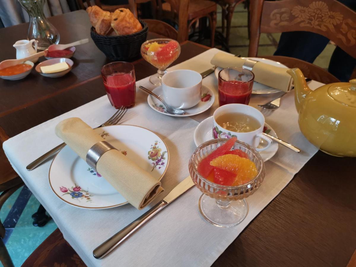 La Villa Du Pre Du Cerf Spa Bagian luar foto
