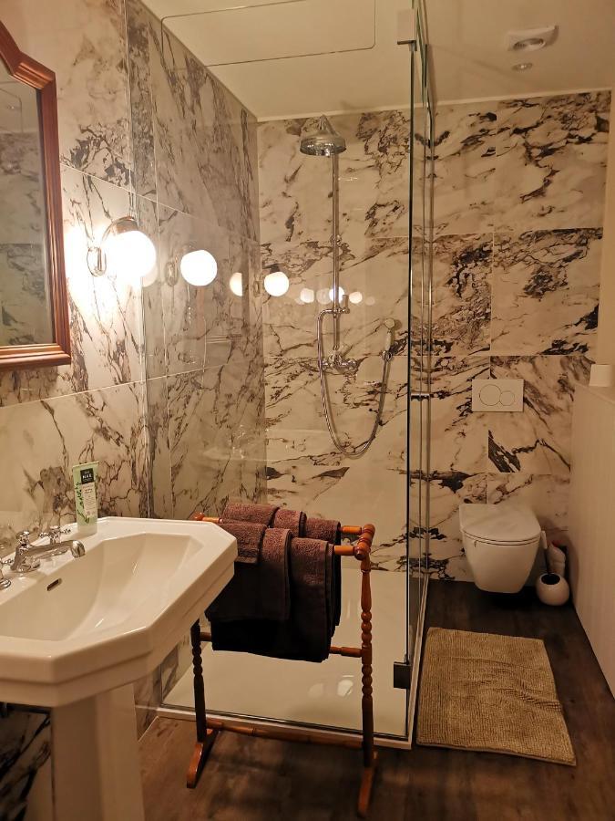 La Villa Du Pre Du Cerf Spa Bagian luar foto